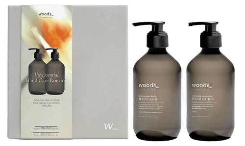 THE ESSENTIAL HAND CARE ROUTINE