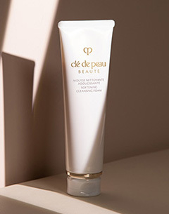 Clé de Peau Beauté Softening Cleansing Foam