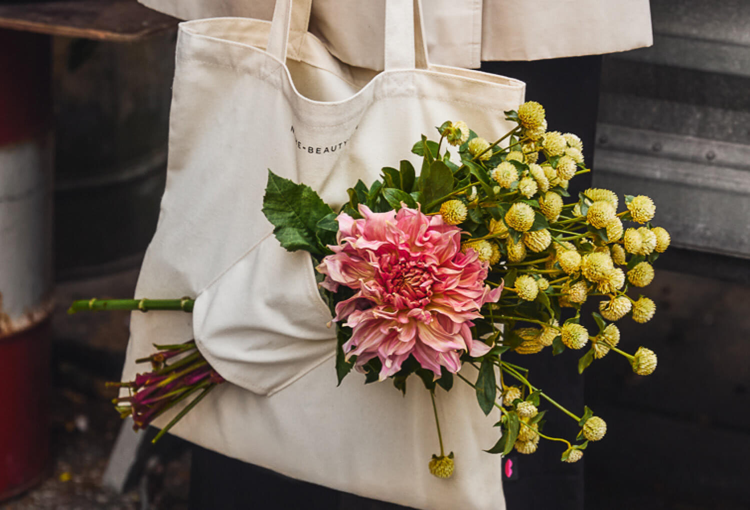 THE MARKET TOTE