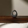 maude Band, vibrating ring - charcoal